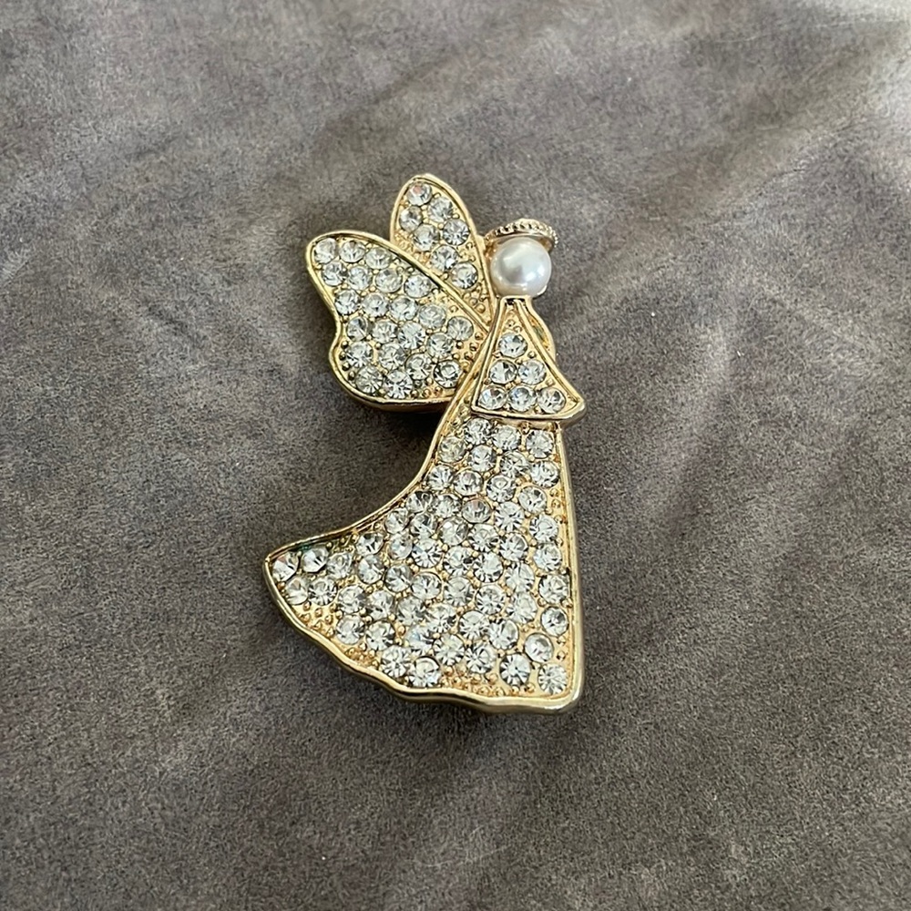 Angel pin